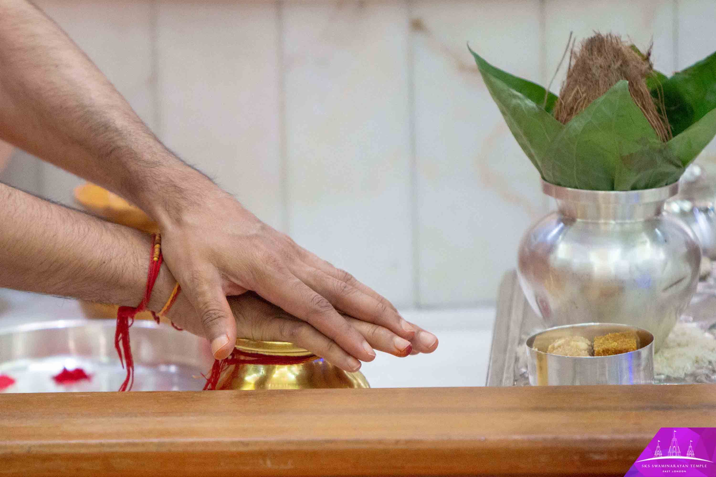 ©1987-2017 SKS Swaminarayan Temple East London